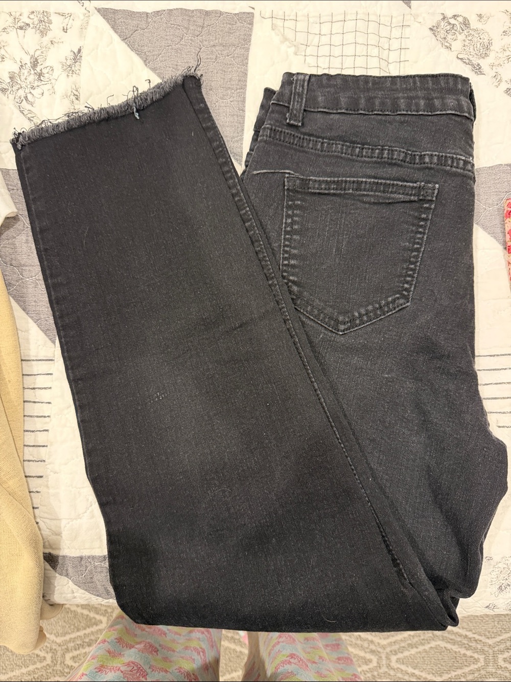 Women's Black Frayed Hem Jeans